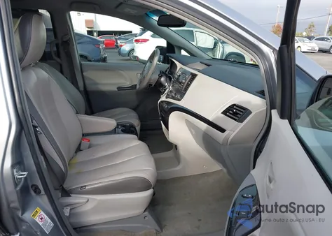 2012 Toyota Sienna Le V6 8 Passenger из США, поврежденный, VIN 5TDKK3DC0CS188576